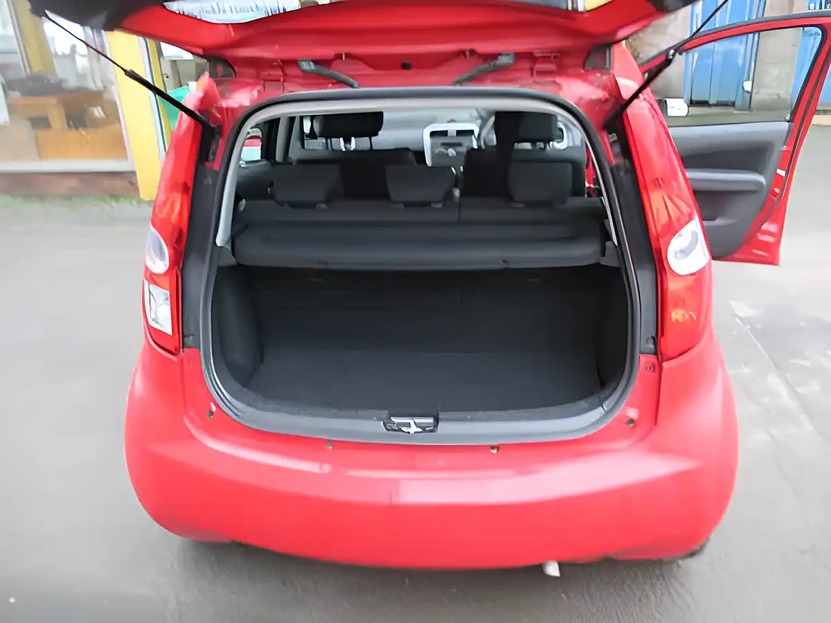Used 2009 Suzuki Splash Red - Interior and Exterior details 6