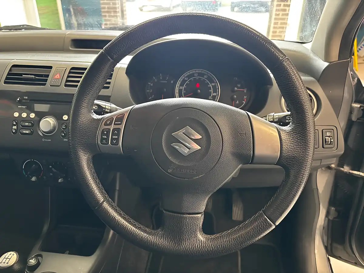 Used 2009 Suzuki Swift Glx Grey - Interior and Exterior details 19