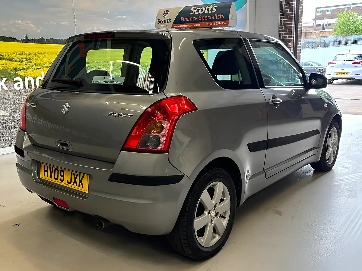Used 2009 Suzuki Swift Glx Grey - Interior and Exterior details 5