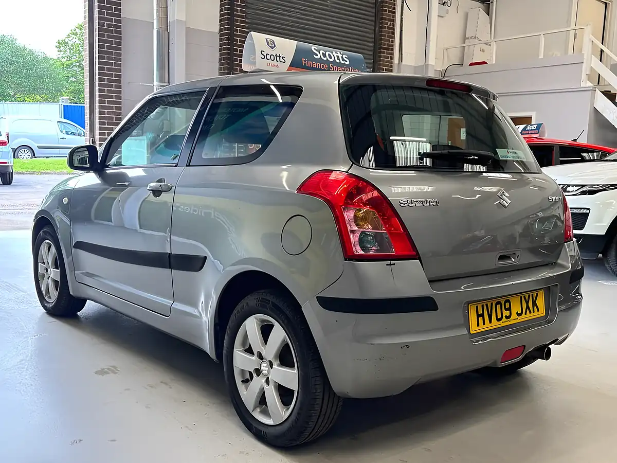 Used 2009 Suzuki Swift Glx Grey - Interior and Exterior details 7