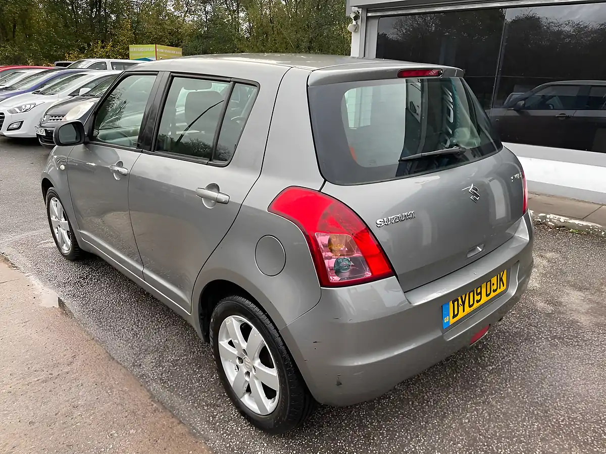 Used 2009 Suzuki Swift Glx Grey - Interior and Exterior details 3