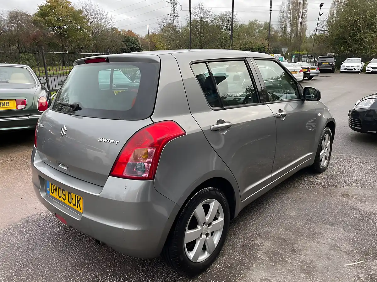 Used 2009 Suzuki Swift Glx Grey - Interior and Exterior details 5