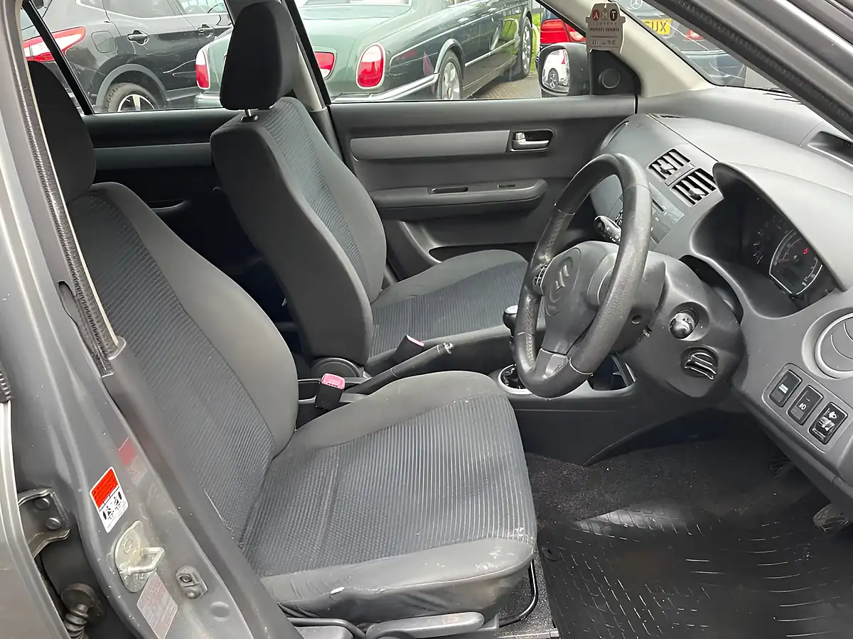 Used 2009 Suzuki Swift Glx Grey - Interior and Exterior details 9