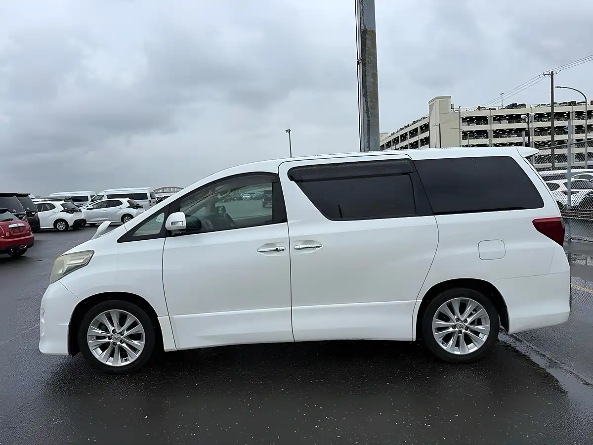 Used 2009 Toyota Alphard 240S Limited White - Interior and Exterior details 10