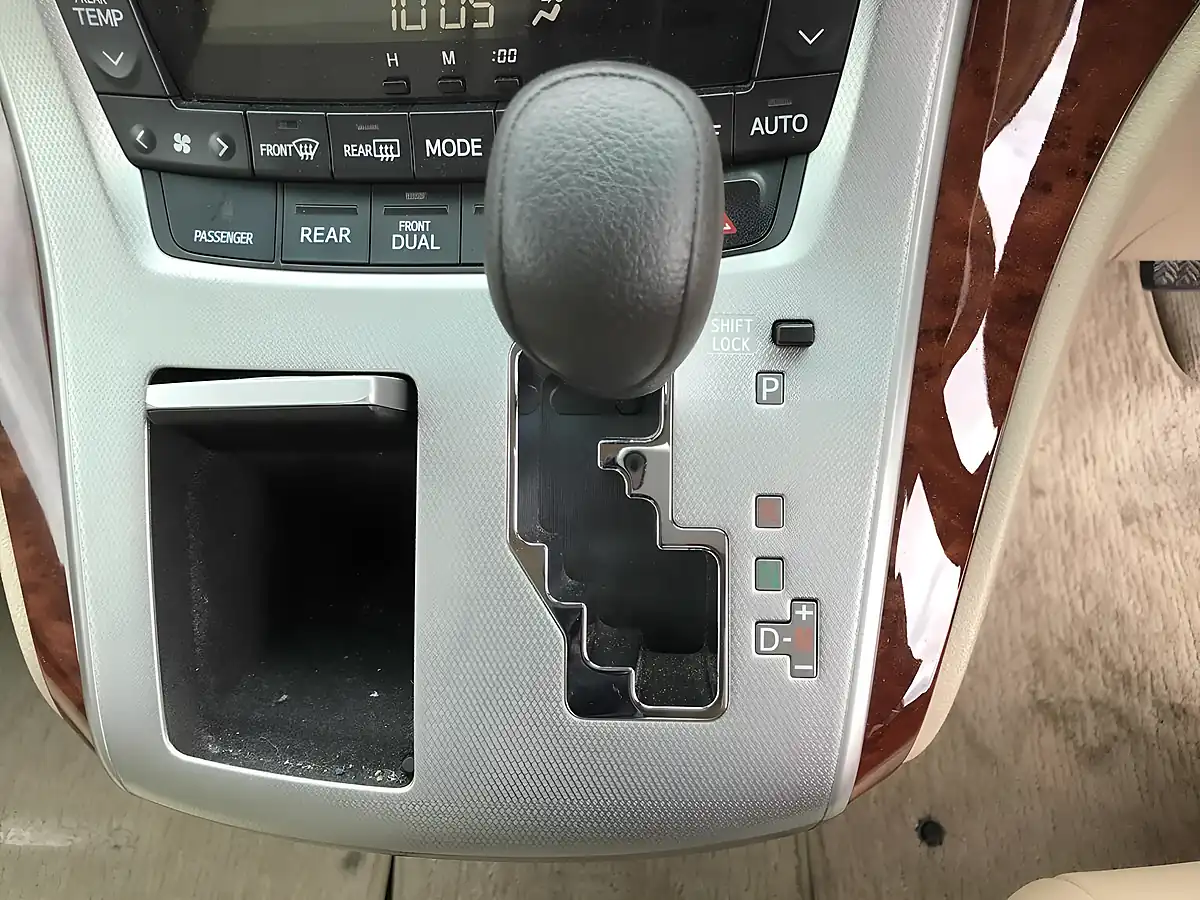 Used 2009 Toyota Alphard 240S Limited White - Interior and Exterior details 14