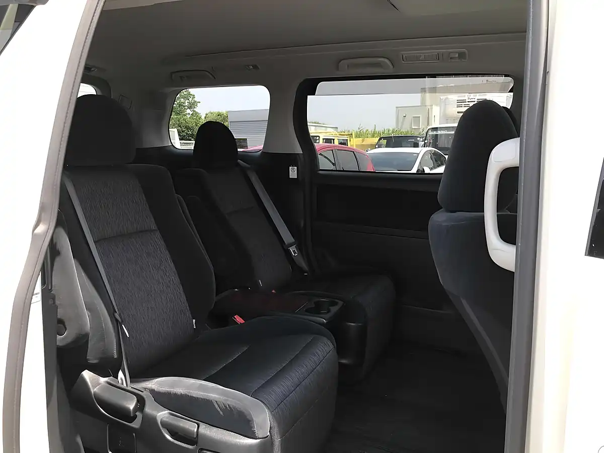 Used 2009 Toyota Alphard 240S White - Interior and Exterior details 16