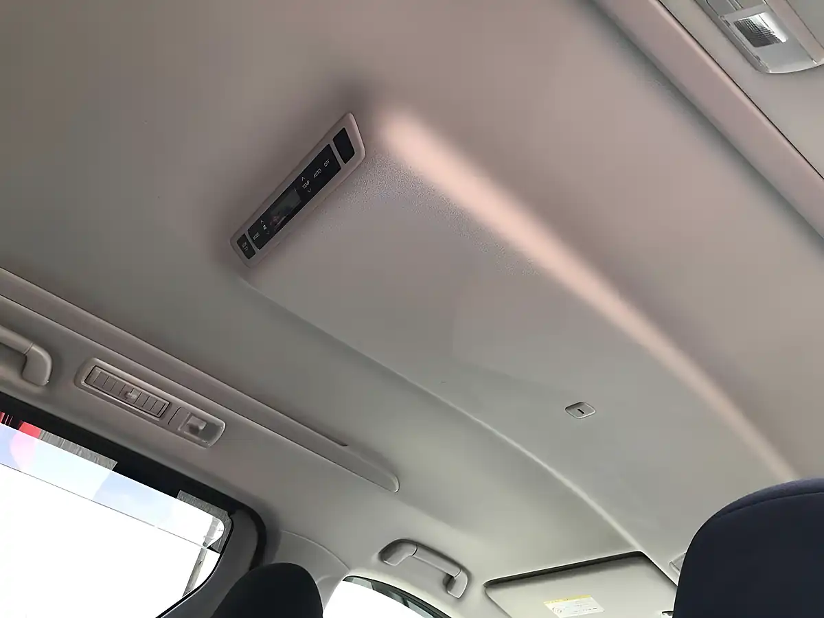 Used 2009 Toyota Alphard 240S White - Interior and Exterior details 18