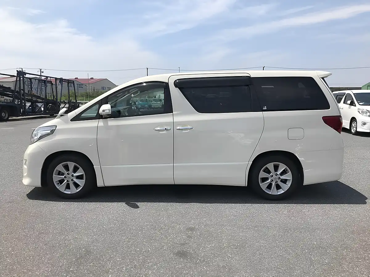 Used 2009 Toyota Alphard 240S White - Interior and Exterior details 5