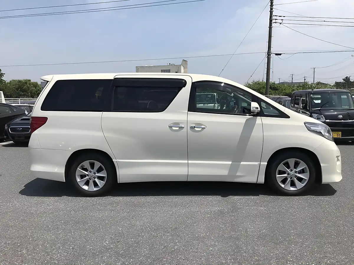 Used 2009 Toyota Alphard 240S White - Interior and Exterior details 9