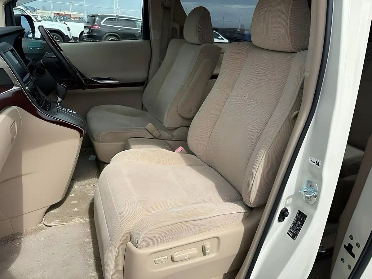 Used 2009 Toyota Alphard 350G (7 Seater) White - Interior and Exterior details 2