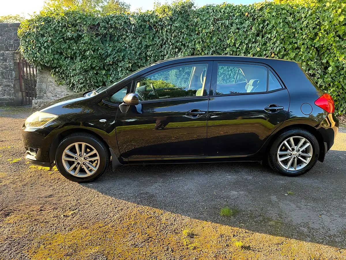 Used 2009 Toyota Auris Tr Black - Interior and Exterior details 16