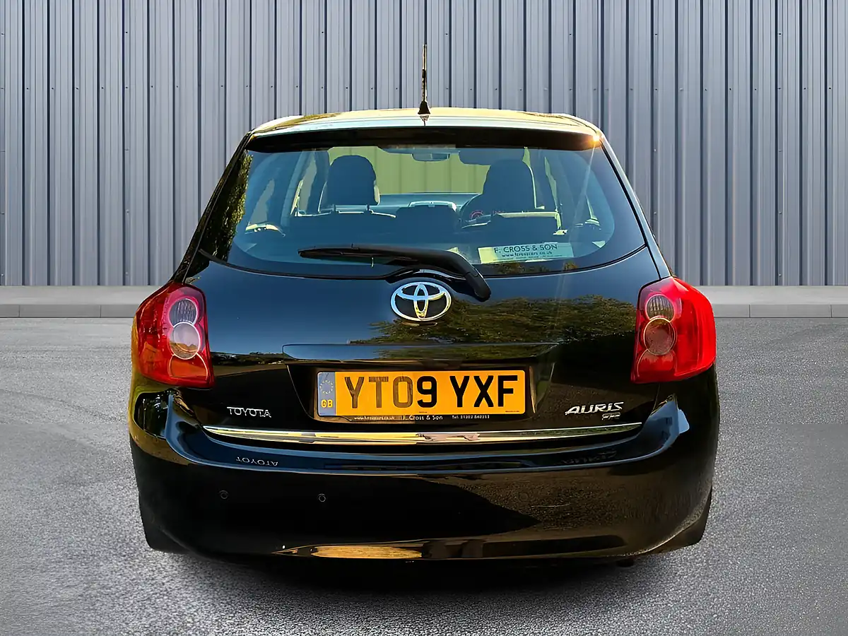 Used 2009 Toyota Auris Tr Black - Interior and Exterior details 5