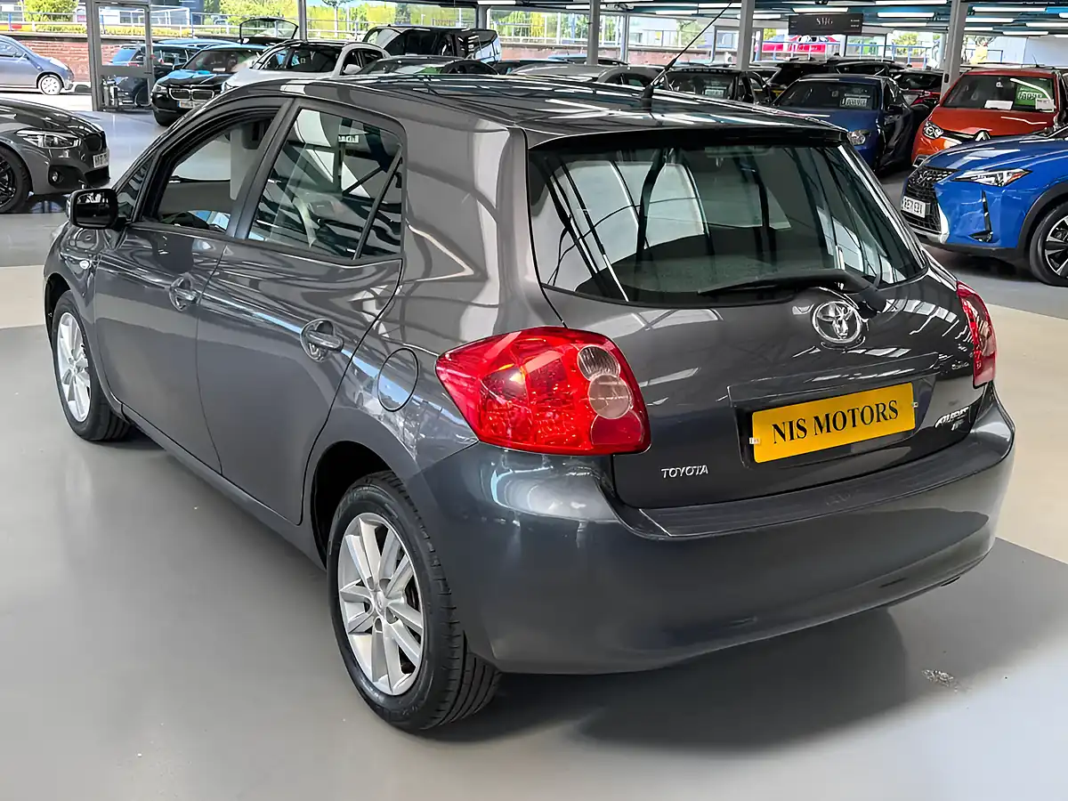 Used 2009 Toyota Auris Tr Grey - Interior and Exterior details 10