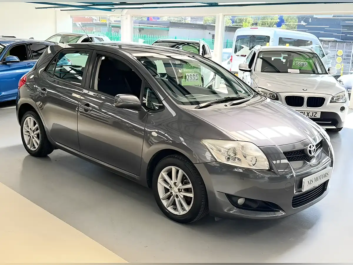 Used 2009 Toyota Auris Tr Grey - Interior and Exterior details 11