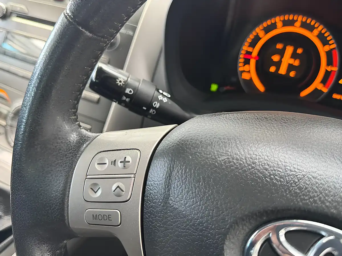 Used 2009 Toyota Auris Tr Grey - Interior and Exterior details 14
