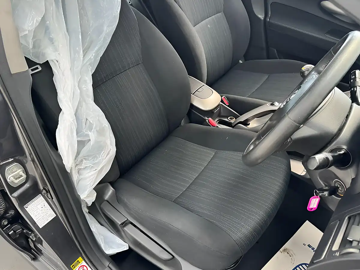 Used 2009 Toyota Auris Tr Grey - Interior and Exterior details 15
