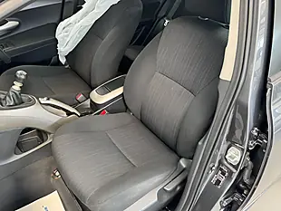 Used 2009 Toyota Auris Tr Grey - Interior and Exterior details 16