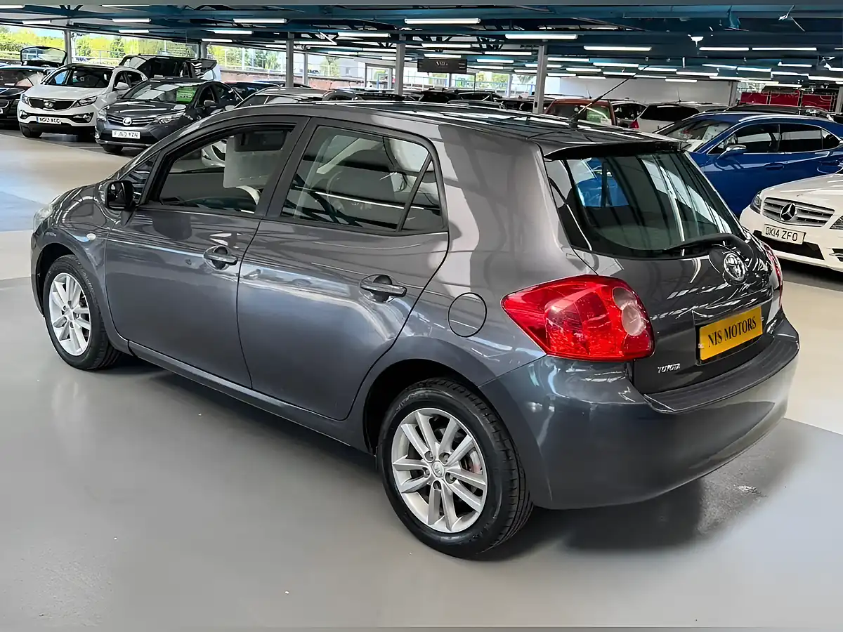 Used 2009 Toyota Auris Tr Grey - Interior and Exterior details 20