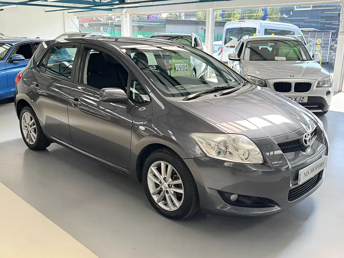 Used 2009 Toyota Auris Tr Grey - Interior and Exterior details 4