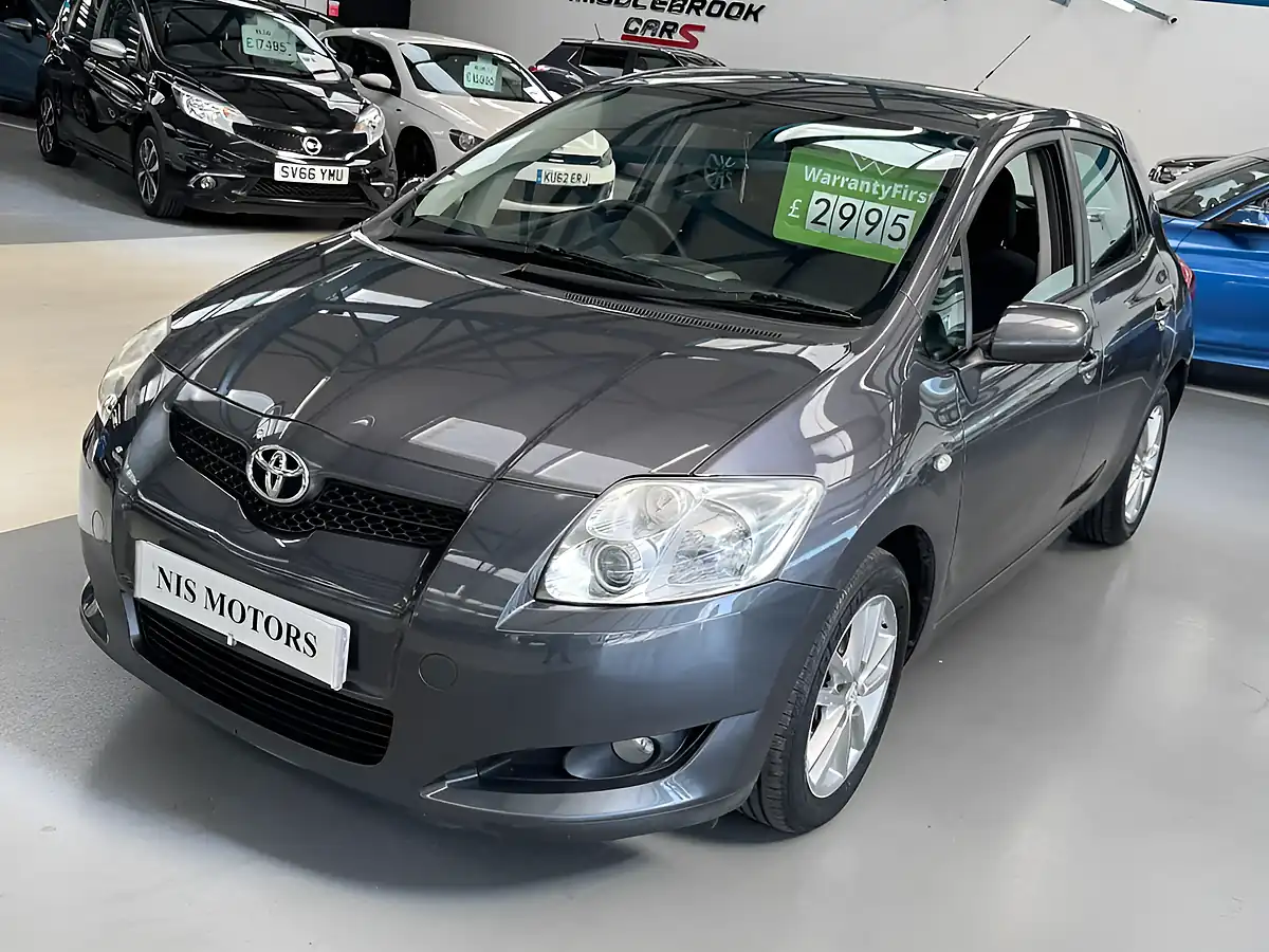 Used 2009 Toyota Auris Tr Grey - Interior and Exterior details 9