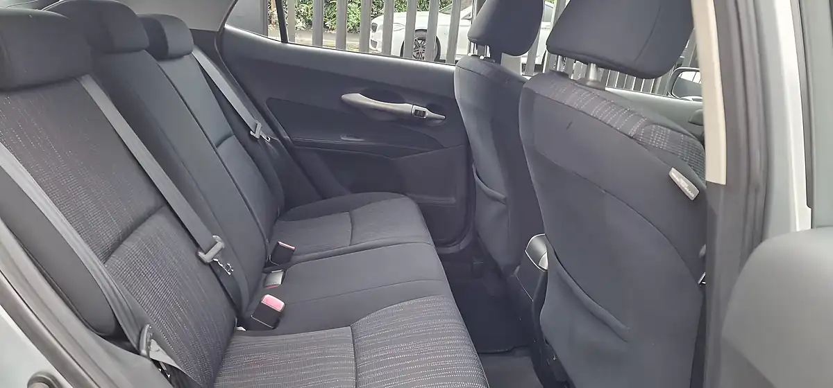 Used 2009 Toyota Auris Tr Silver - Interior and Exterior details 14