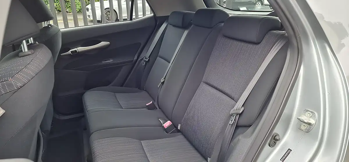 Used 2009 Toyota Auris Tr Silver - Interior and Exterior details 15