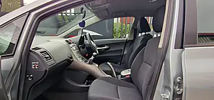 Used 2009 Toyota Auris Tr Silver - Interior and Exterior details 16
