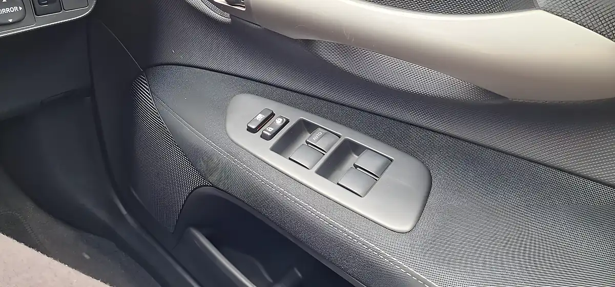Used 2009 Toyota Auris Tr Silver - Interior and Exterior details 20