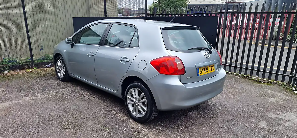 Used 2009 Toyota Auris Tr Silver - Interior and Exterior details 6