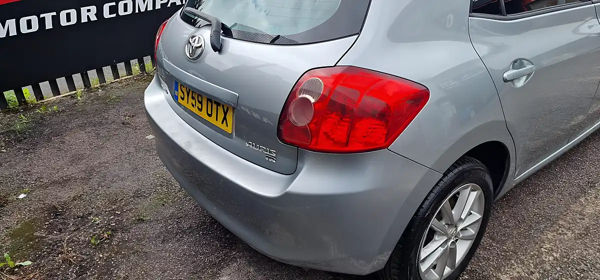 Used 2009 Toyota Auris Tr Silver - Interior and Exterior details 9