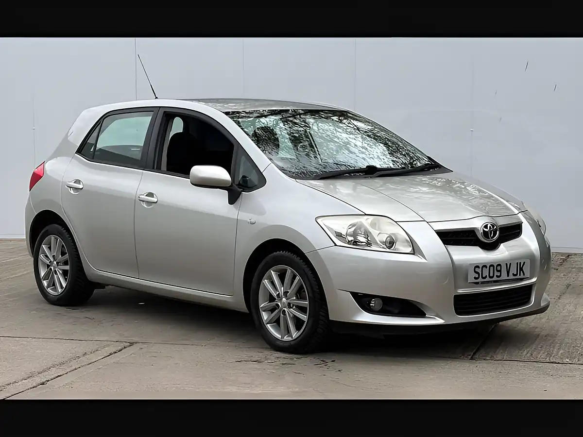 Used 2009 Toyota Auris Tr Silver Steel - Front View