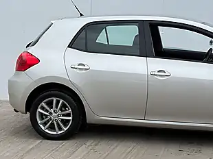 Used 2009 Toyota Auris Tr Silver Steel - Interior and Exterior details 10