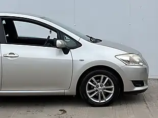 Used 2009 Toyota Auris Tr Silver Steel - Interior and Exterior details 11