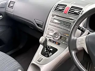 Used 2009 Toyota Auris Tr Silver Steel - Interior and Exterior details 12