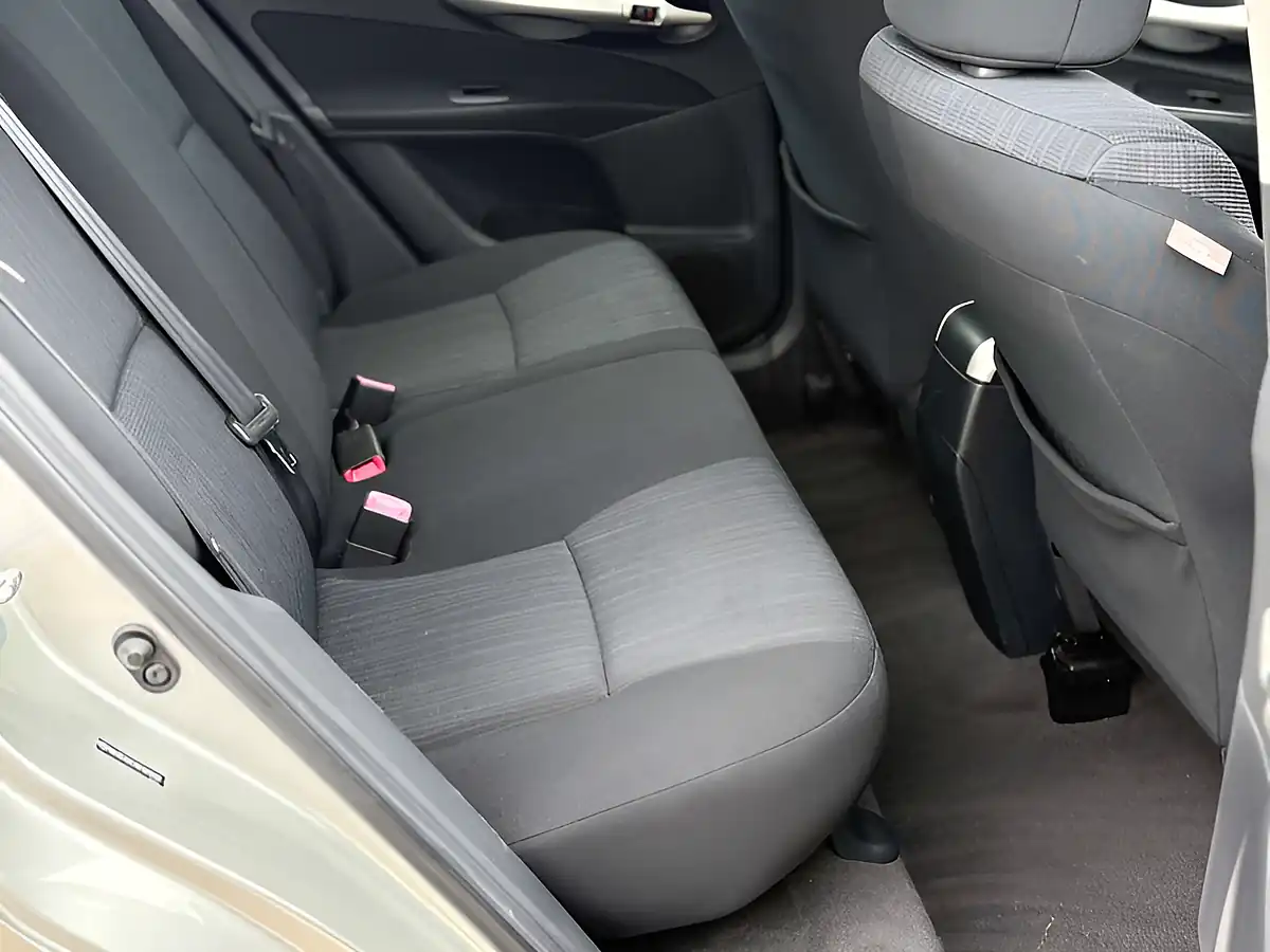 Used 2009 Toyota Auris Tr Silver Steel - Interior and Exterior details 18