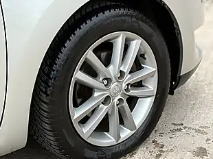 Used 2009 Toyota Auris Tr Silver Steel - Interior and Exterior details 7