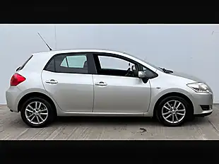 Used 2009 Toyota Auris Tr Silver Steel - Interior and Exterior details 8