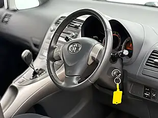 Used 2009 Toyota Auris Tr Silver Steel - Interior and Exterior details 9