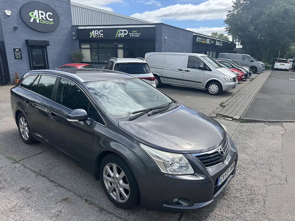 Used 2009 Toyota Avensis Avensis Tr Grey - Front View