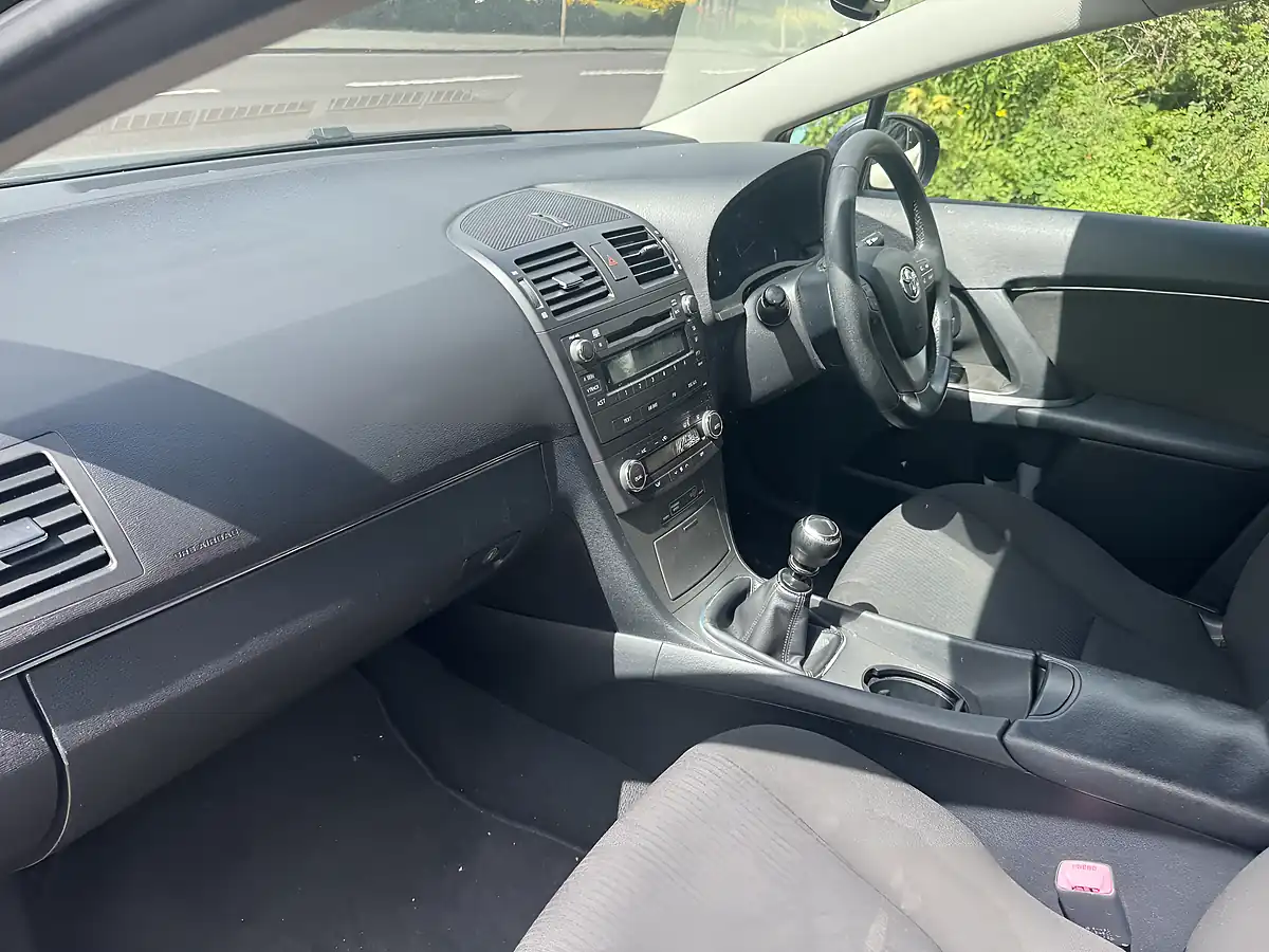 Used 2009 Toyota Avensis Avensis Tr Grey - Interior and Exterior details 19