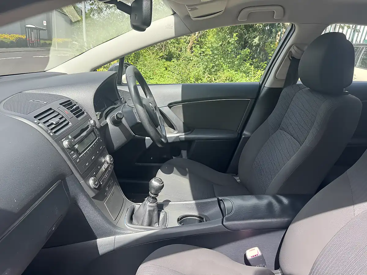 Used 2009 Toyota Avensis Avensis Tr Grey - Interior and Exterior details 20