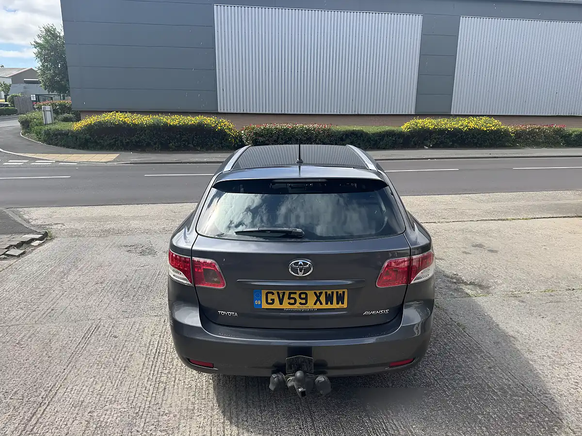 Used 2009 Toyota Avensis Avensis Tr Grey - Interior and Exterior details 7