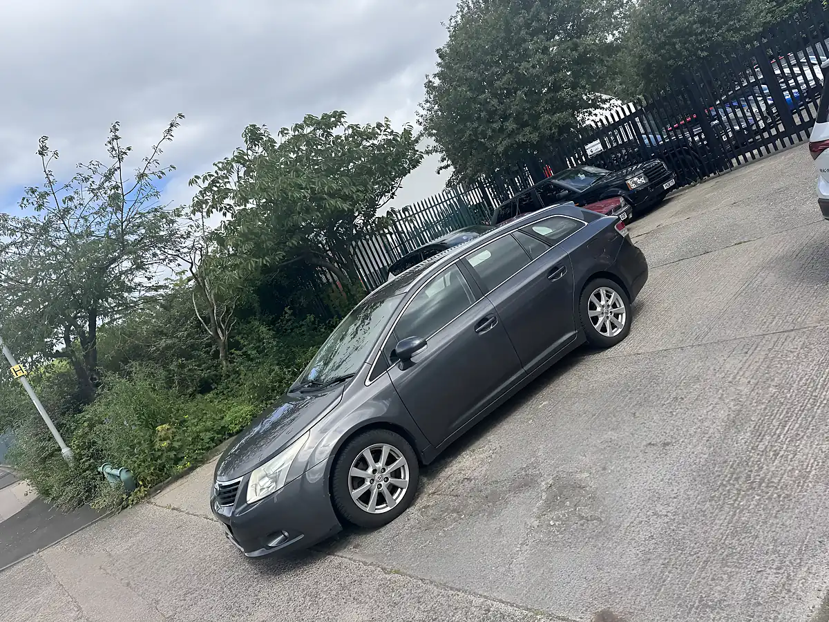 Used 2009 Toyota Avensis Avensis Tr Grey - Interior and Exterior details 9