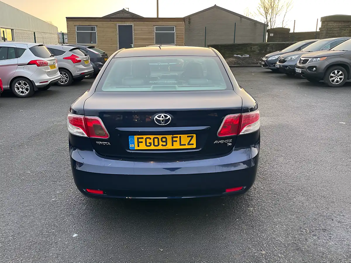 Used 2009 Toyota Avensis T4 Blue - Interior and Exterior details 5