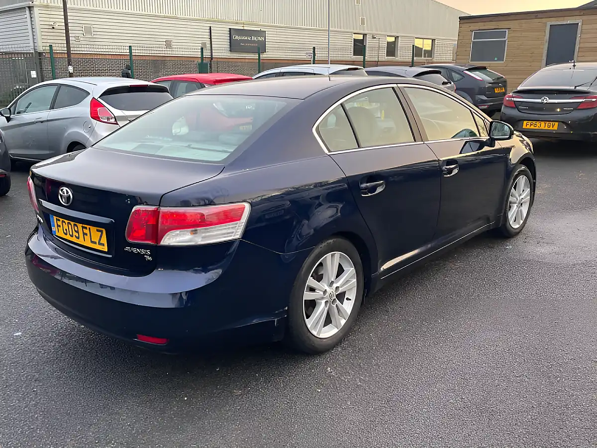Used 2009 Toyota Avensis T4 Blue - Interior and Exterior details 7