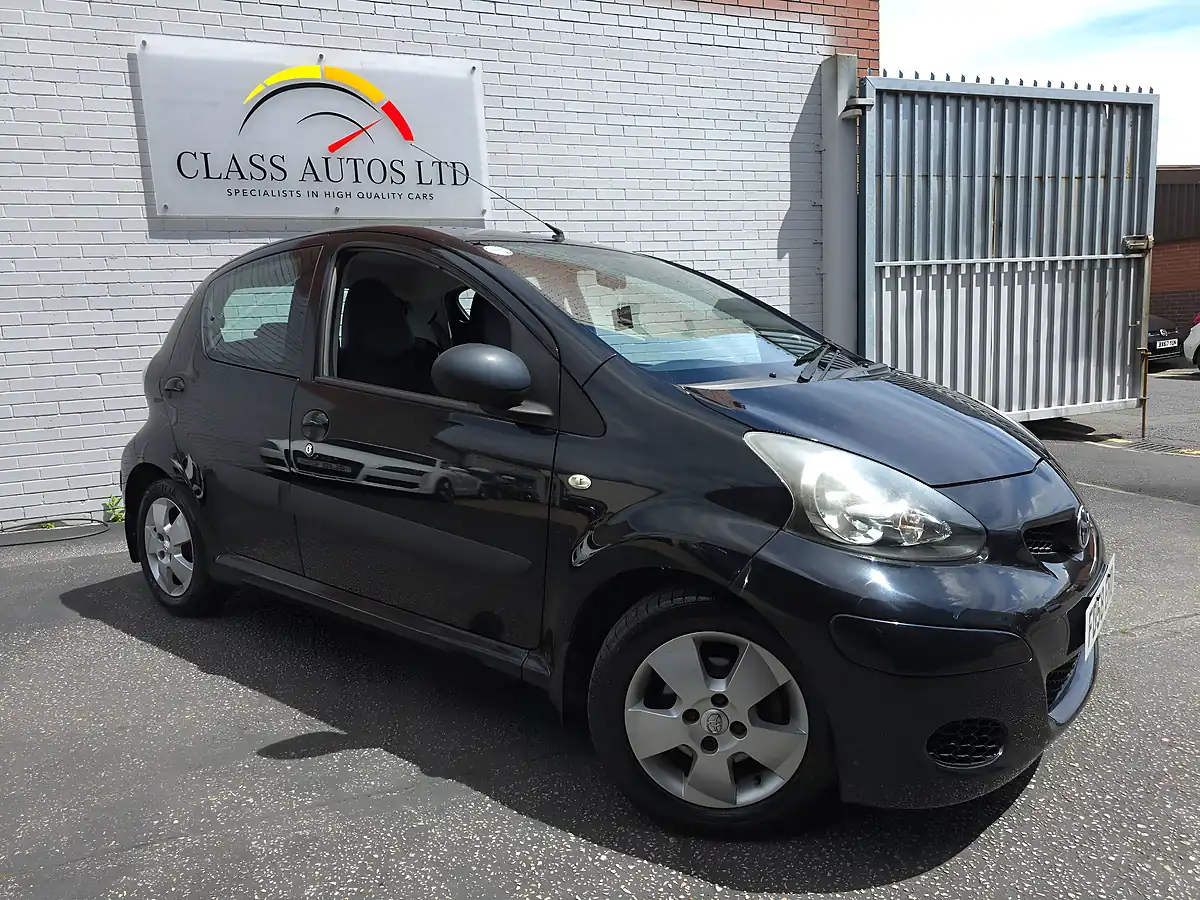 Used 2009 Toyota Aygo Black Multimode Black - Front View