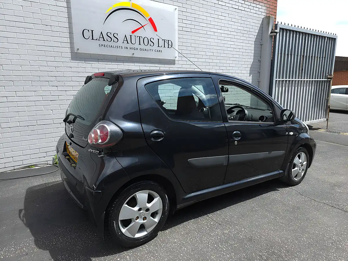 Used 2009 Toyota Aygo Black Multimode Black - Interior and Exterior details 10