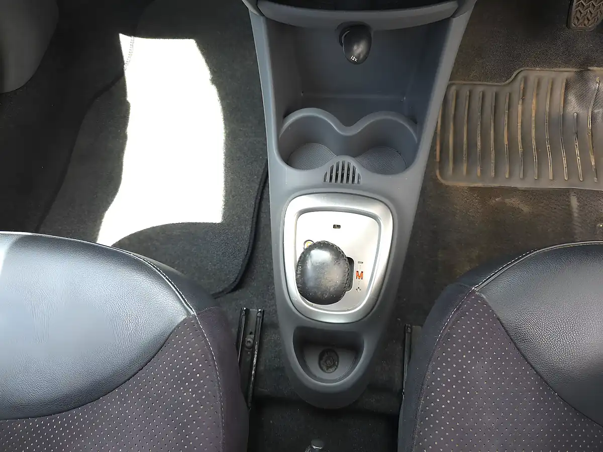 Used 2009 Toyota Aygo Black Multimode Black - Interior and Exterior details 11