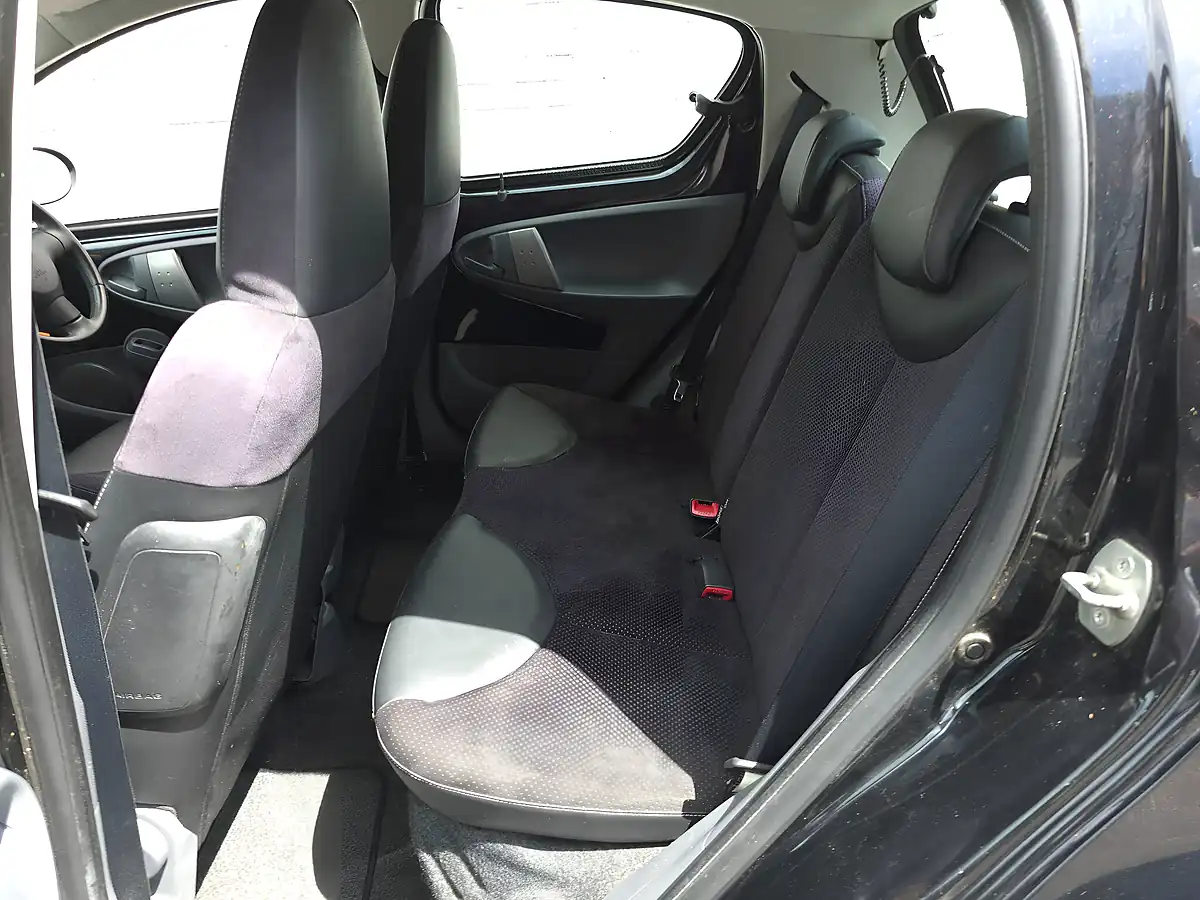 Used 2009 Toyota Aygo Black Multimode Black - Interior and Exterior details 16