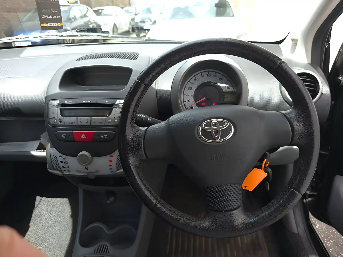 Used 2009 Toyota Aygo Black Multimode Black - Interior and Exterior details 18
